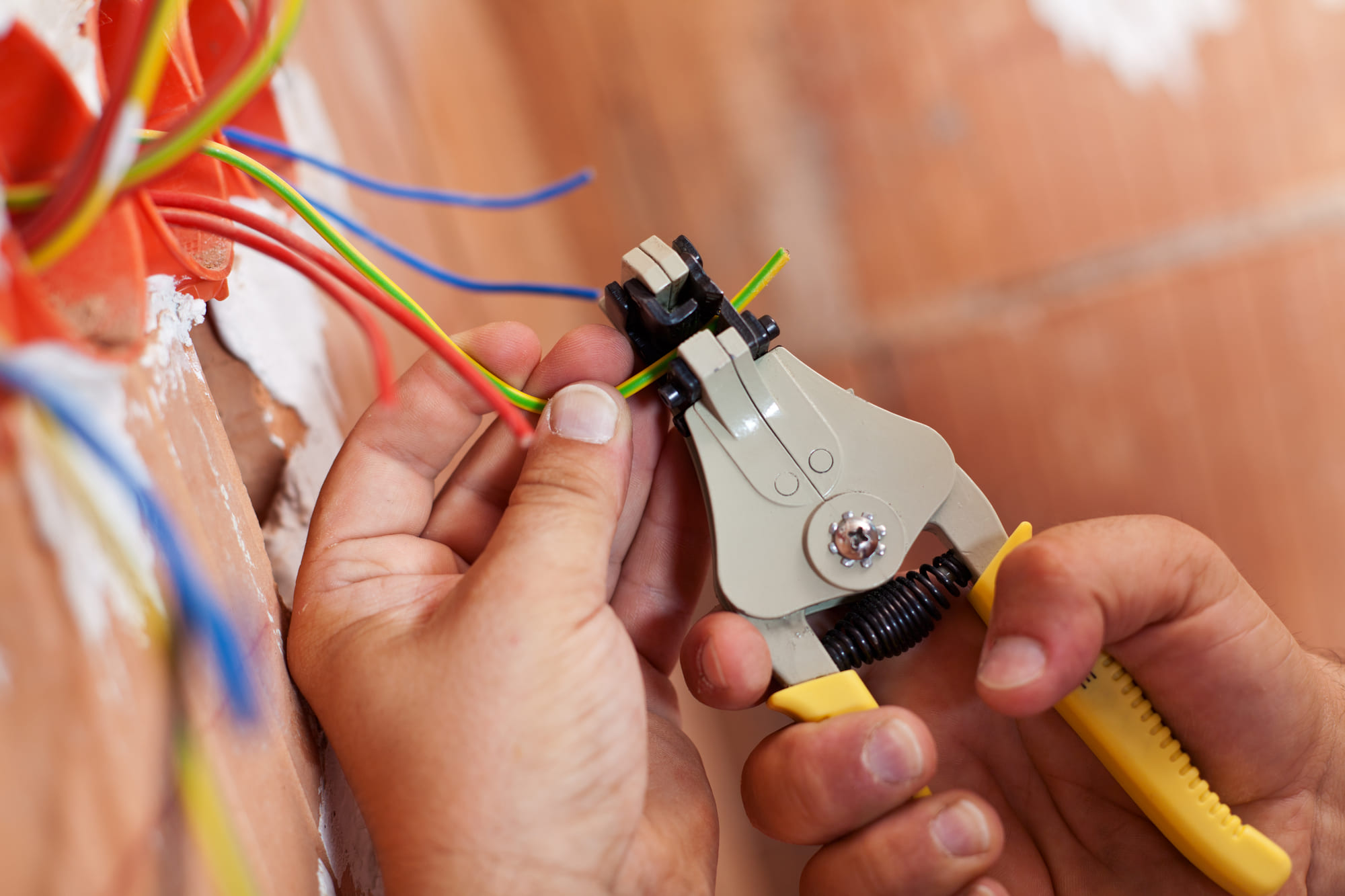 Licensed & Insured electrician in tulare